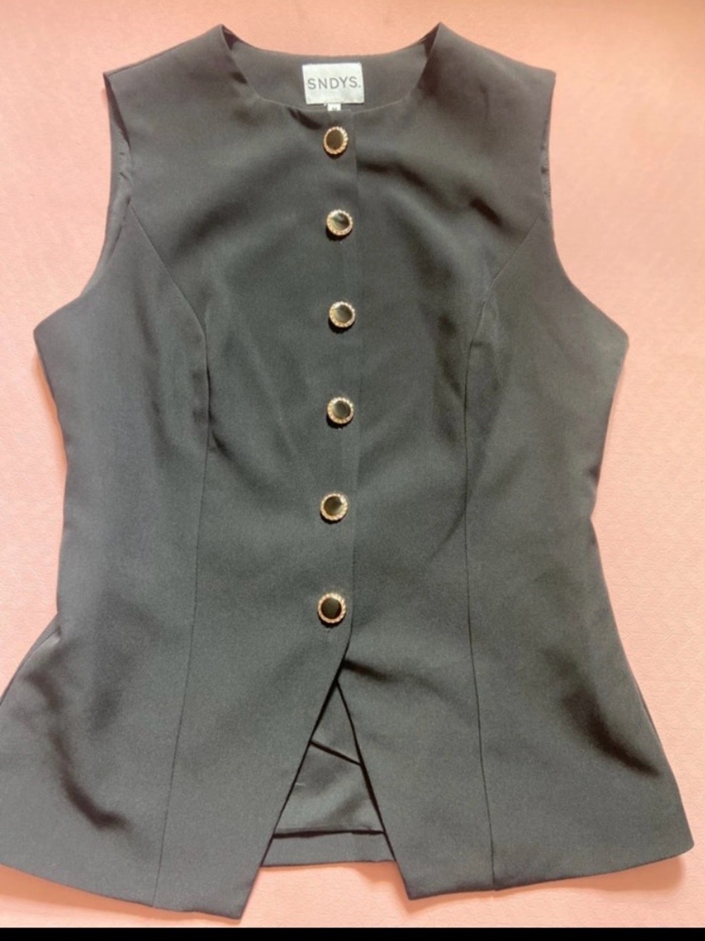 SNDYS Black Sleeveless Button-Front Shell Top